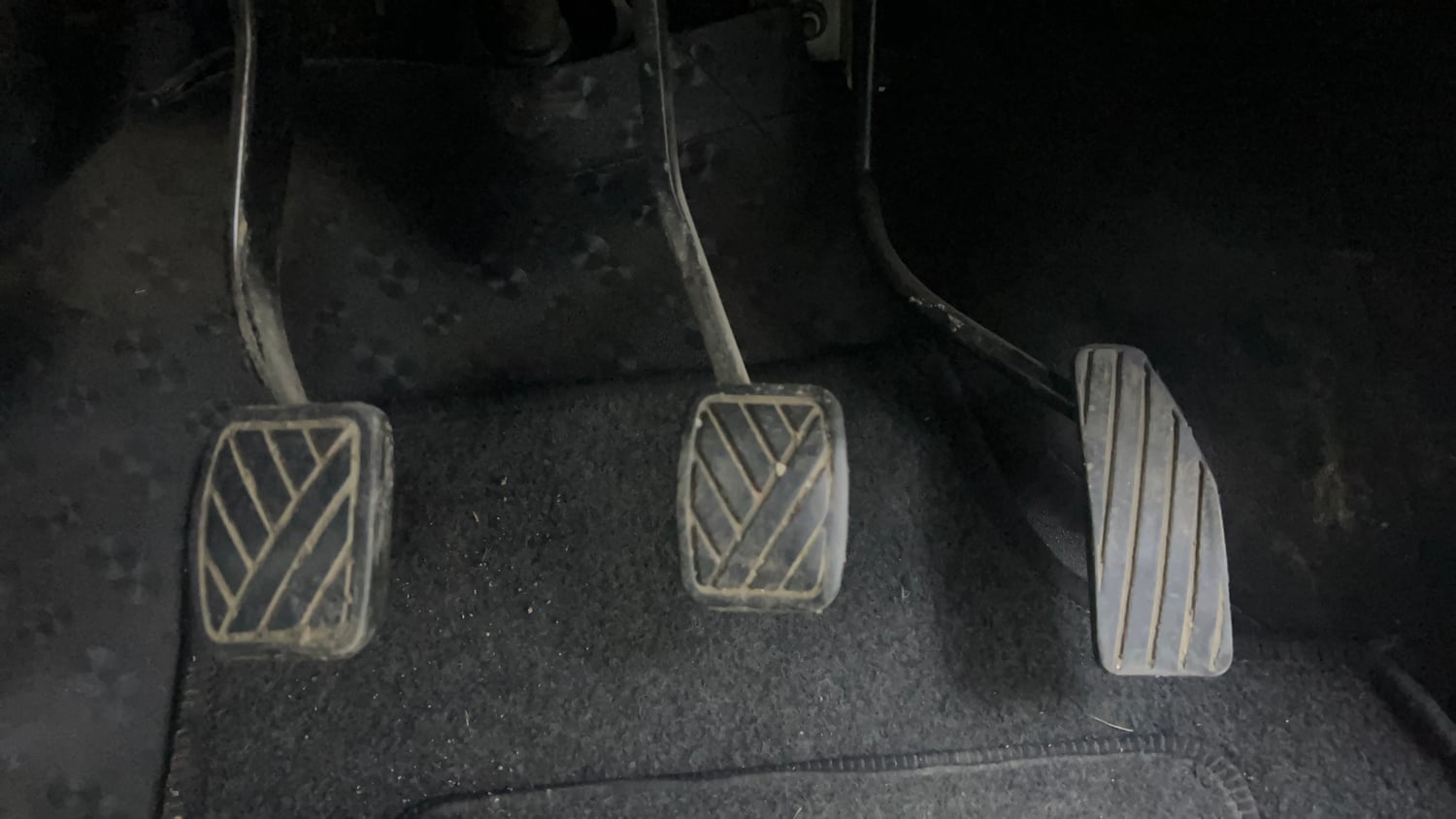 Used 2014 Maruti Suzuki Wagon R LXI Petrol Manual interior PEDALS VIEW