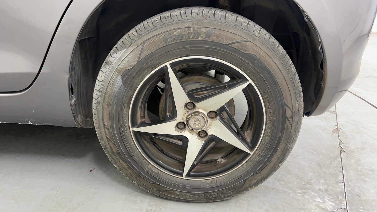 Used 2012 Maruti Suzuki Swift VXi Petrol Manual tyres LEFT REAR TYRE RIM VIEW