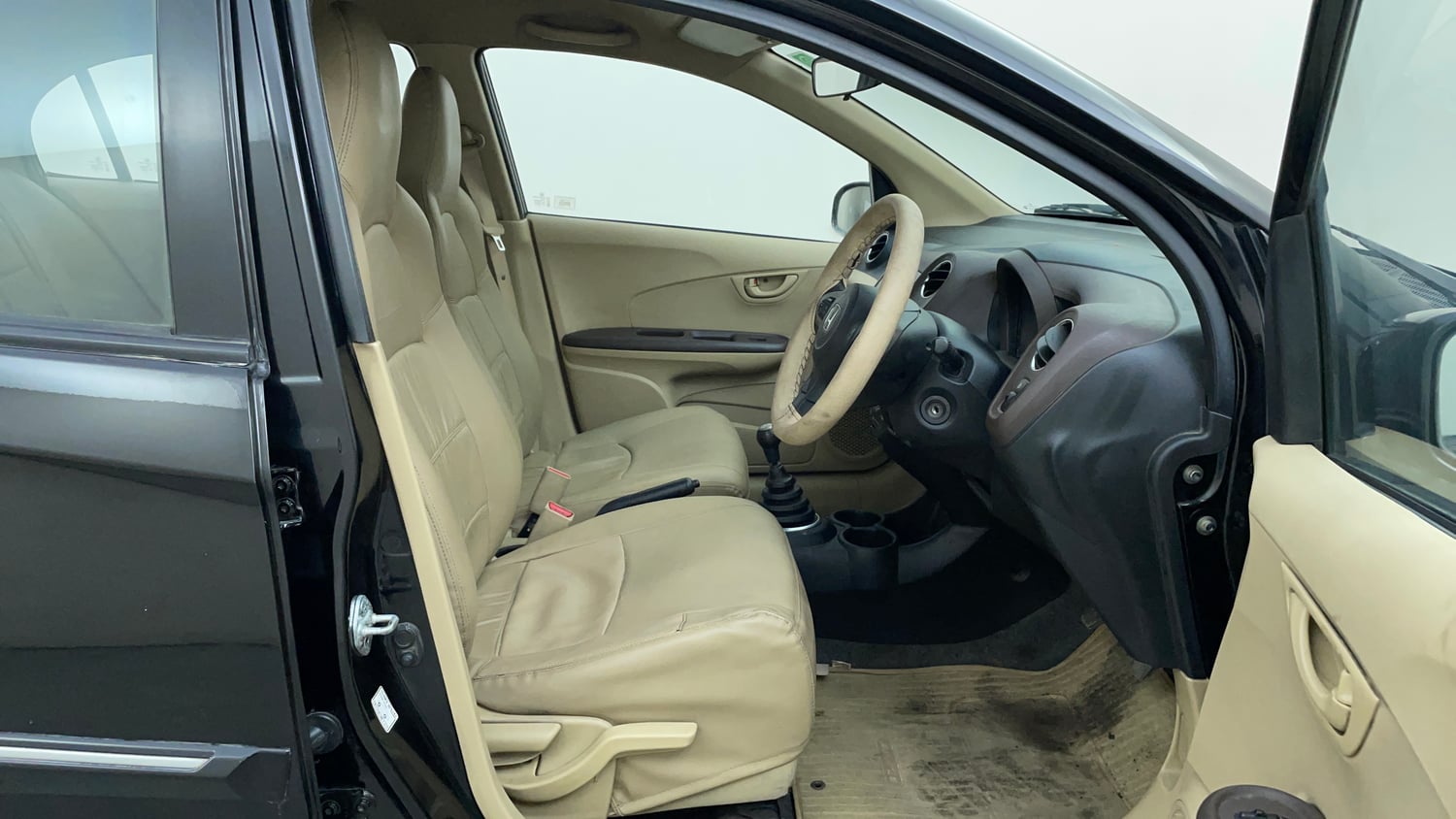 Used 2014 Honda Amaze 1.5 S i-DTEC Diesel Manual interior RIGHT SIDE FRONT DOOR CABIN VIEW