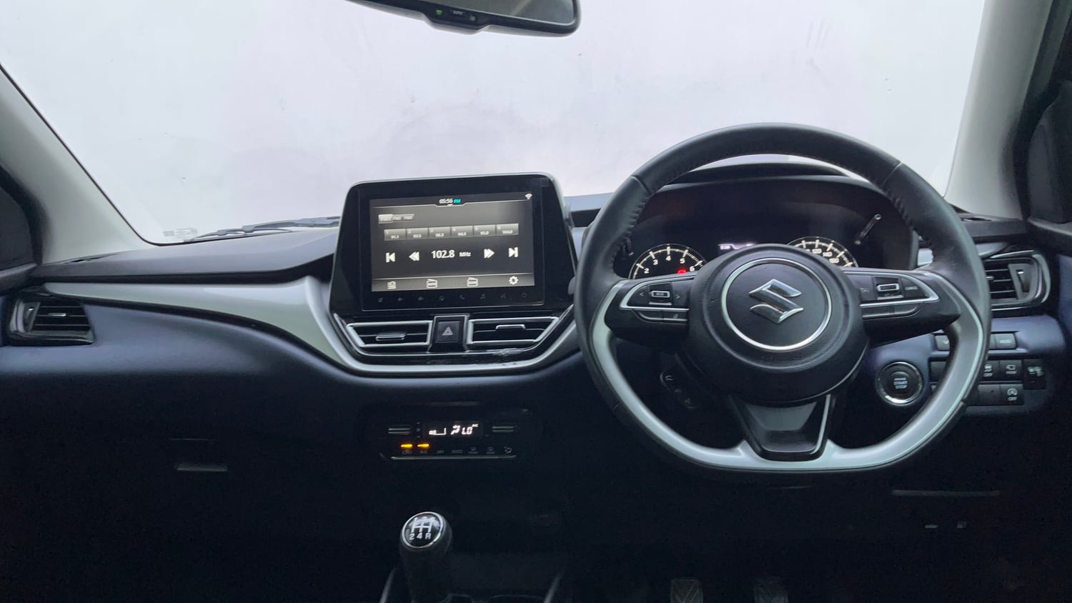 Used 2024 Maruti Suzuki Baleno Alpha MT Petrol Manual interior DASHBOARD VIEW