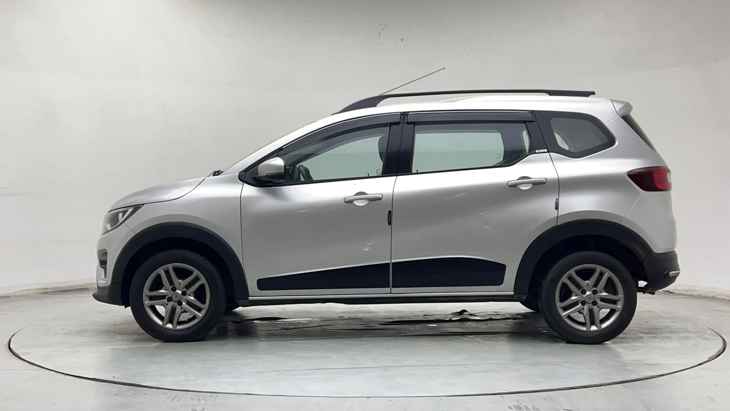 Used 2021 Renault Triber RXZ EASY-R AMT Petrol Automatic exterior LEFT SIDE VIEW