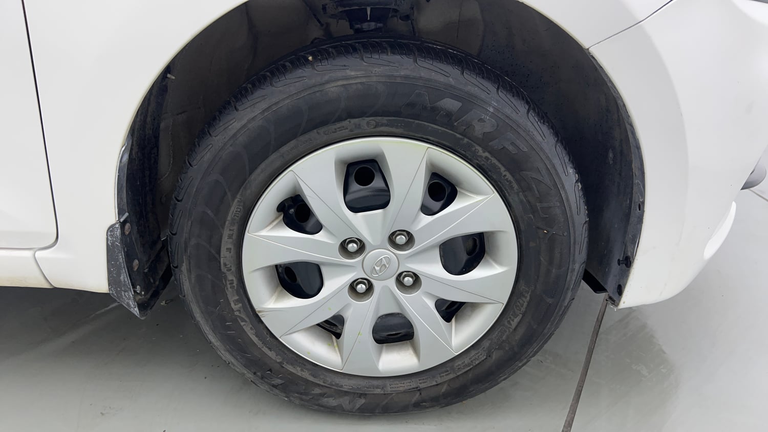 Used 2019 Hyundai Elite i20 Magna Plus 1.2 Petrol Manual tyres RIGHT FRONT TYRE RIM VIEW