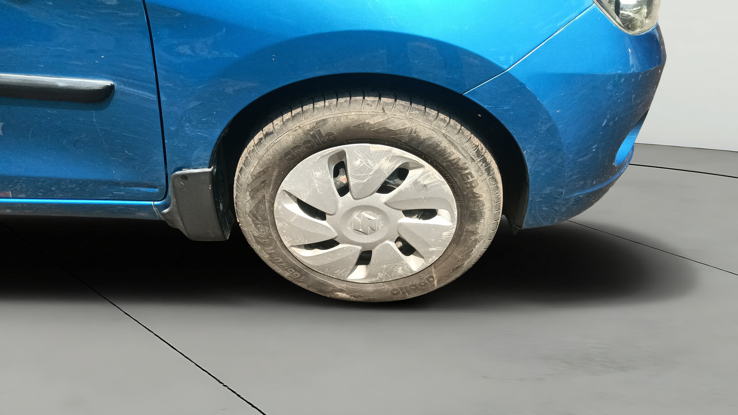 Used 2015 Maruti Suzuki Celerio ZXi Petrol Manual tyres RIGHT FRONT TYRE RIM VIEW