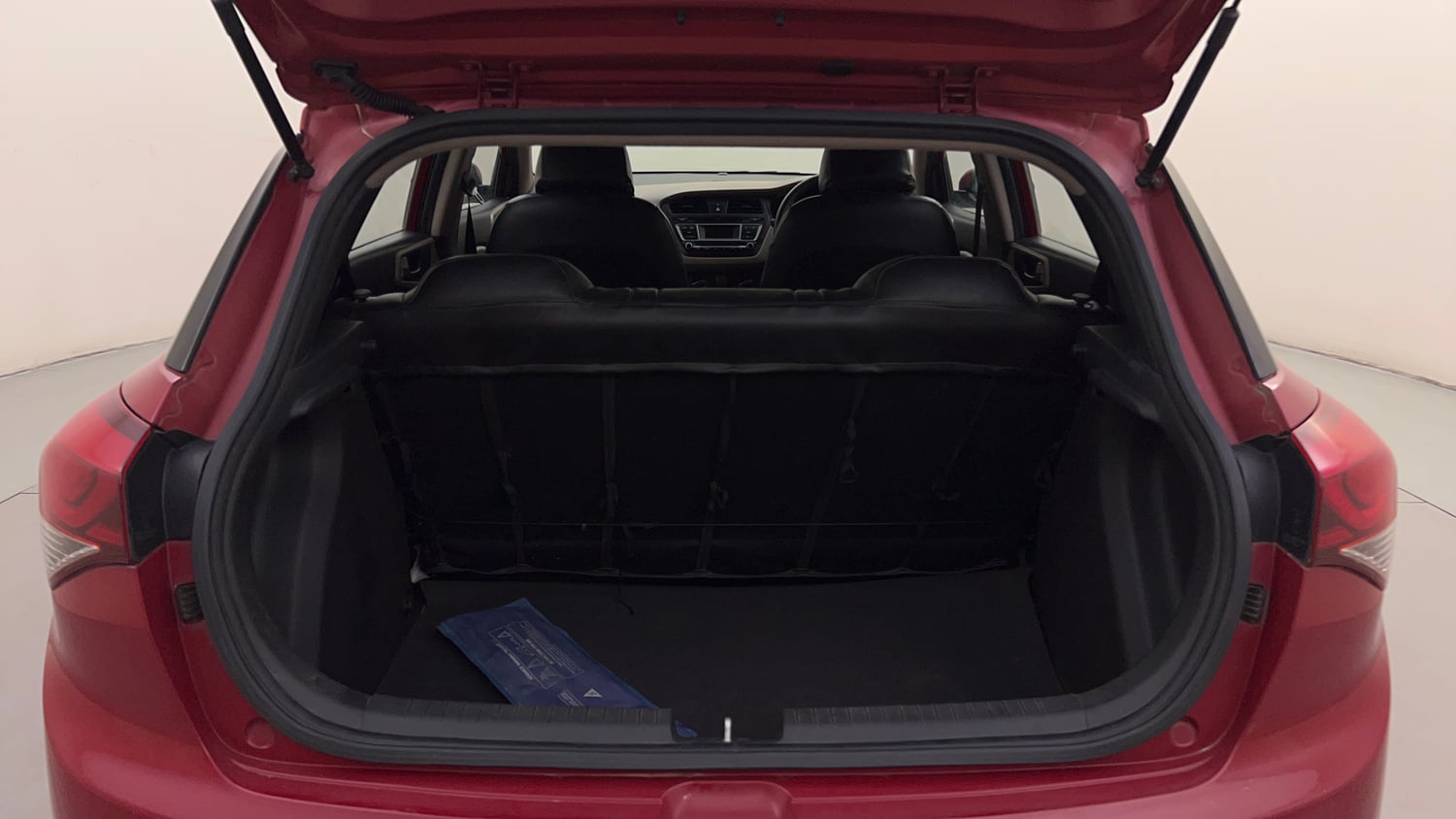 Used 2017 Hyundai Elite i20 Magna Executive 1.2 Petrol Manual interior DICKY INSIDE VIEW
