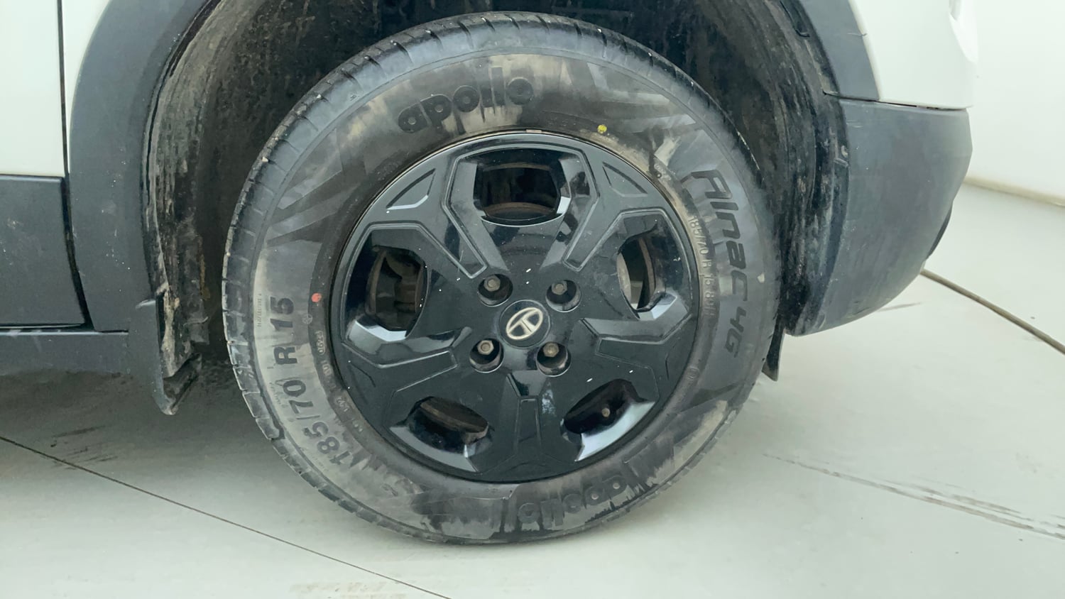 Used 2023 Tata Punch Accomplished AMT Petrol Automatic tyres RIGHT FRONT TYRE RIM VIEW