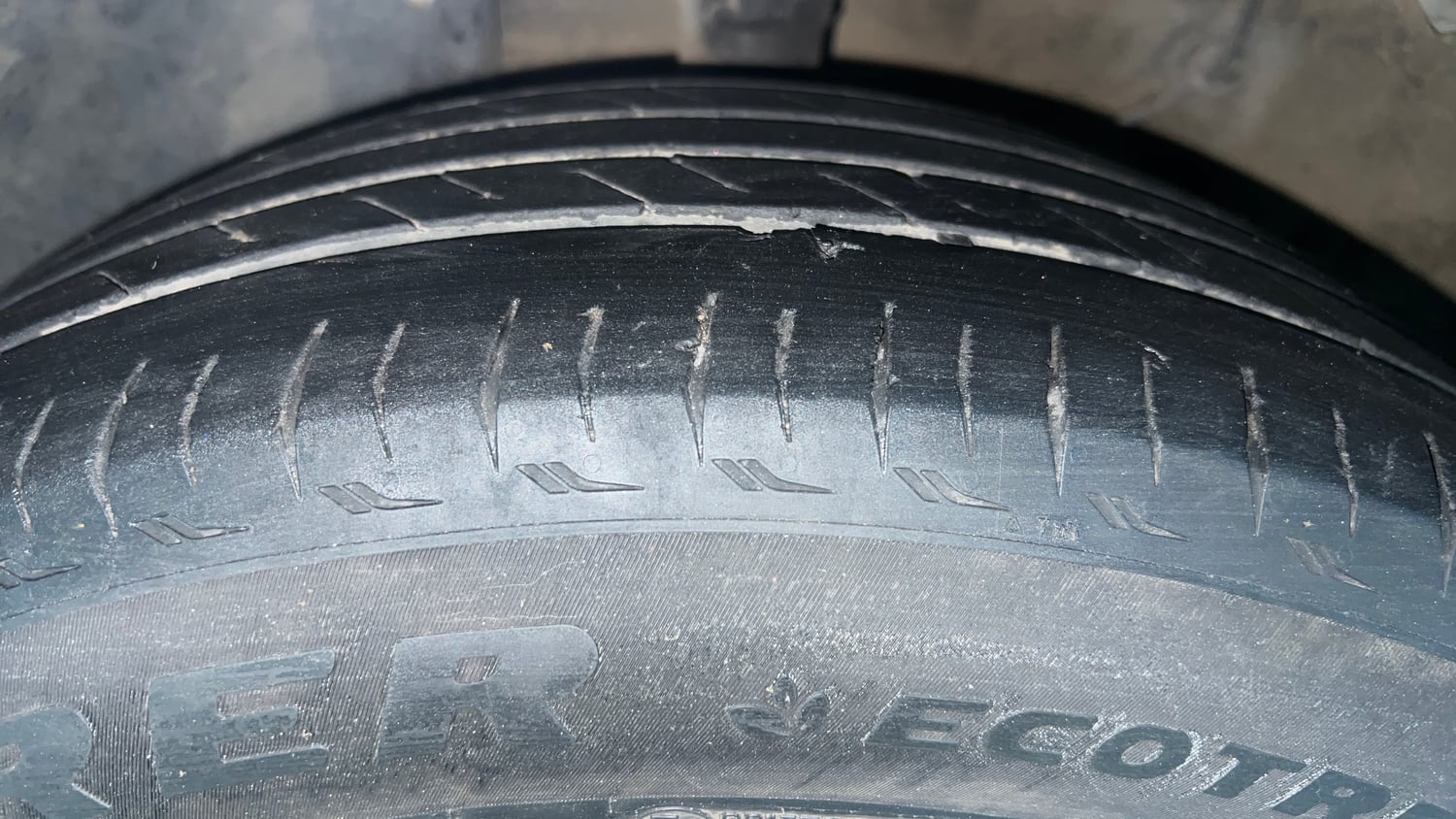 Used 2022 Kia Sonet HTX Plus 1.5 Diesel Manual tyres LEFT FRONT TYRE TREAD VIEW