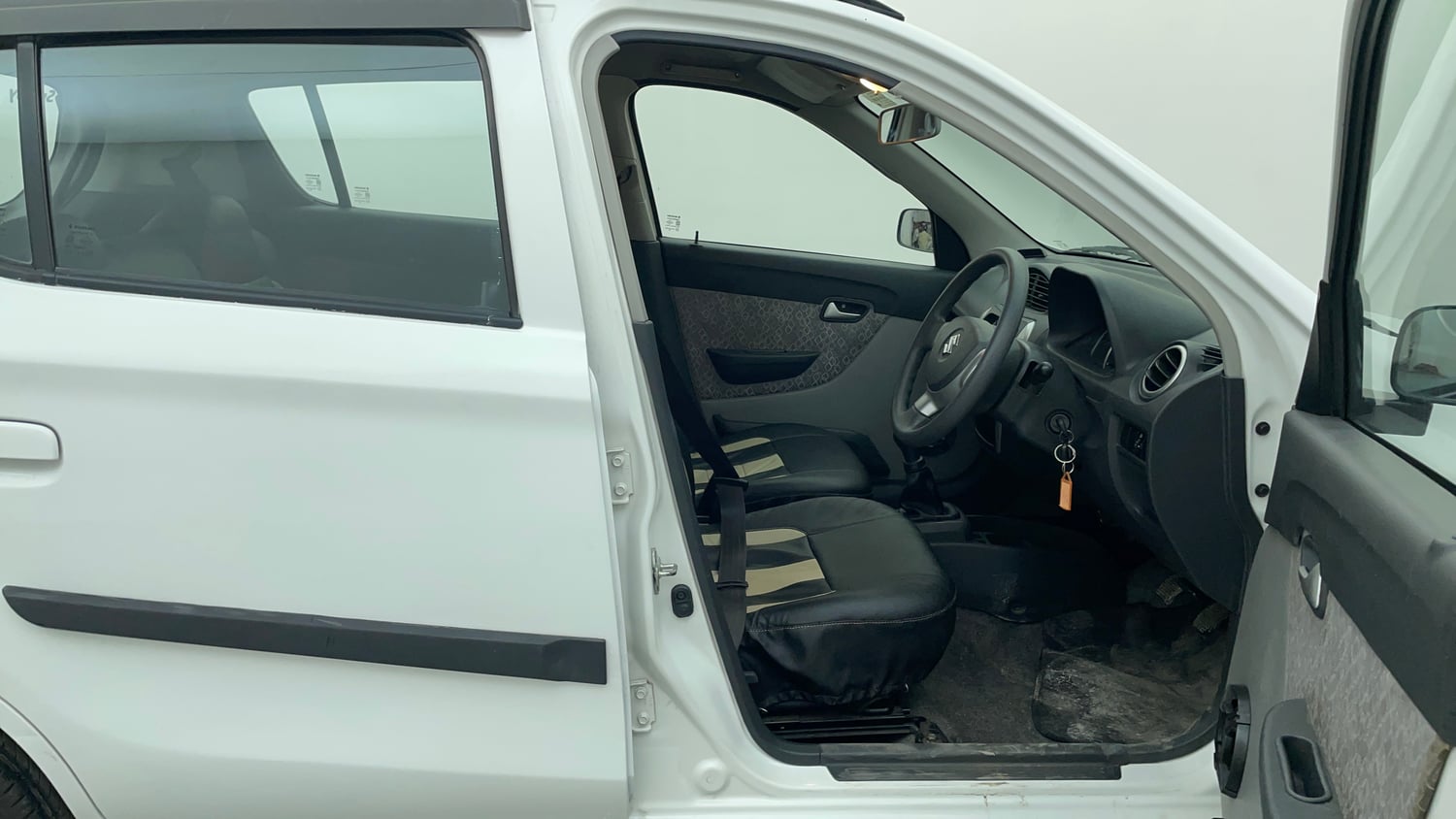 Used 2019 Maruti Suzuki Alto 800 LXi Petrol Manual interior RIGHT SIDE FRONT DOOR CABIN VIEW