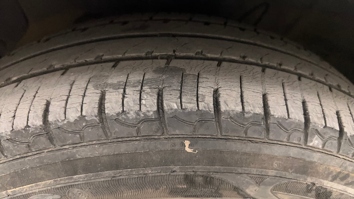 Used 2018 Hyundai Santro Asta Petrol Manual tyres LEFT FRONT TYRE TREAD VIEW