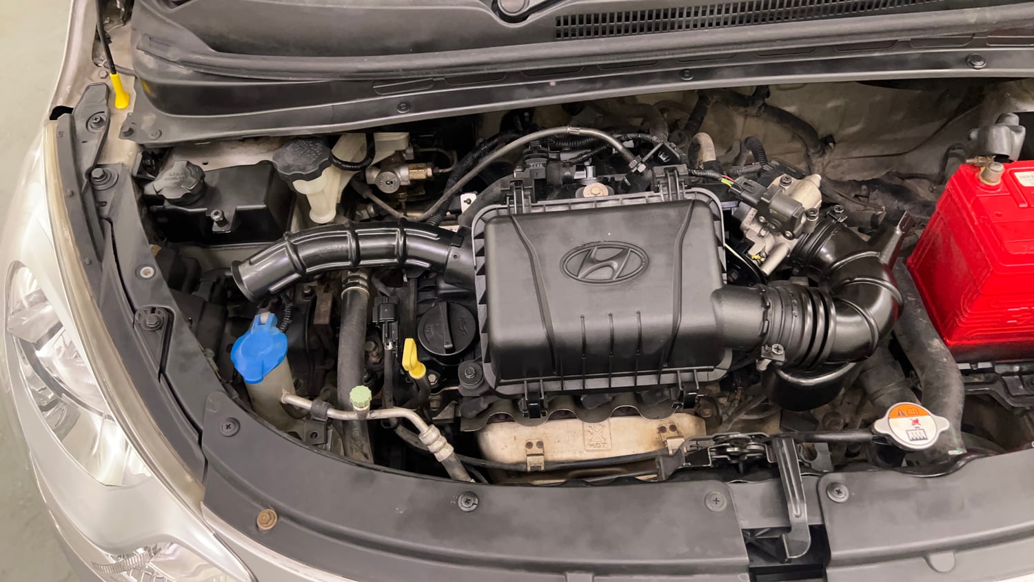 Used 2014 Hyundai i10 Magna 1.1 iRDE2 Petrol Manual engine ENGINE RIGHT SIDE VIEW