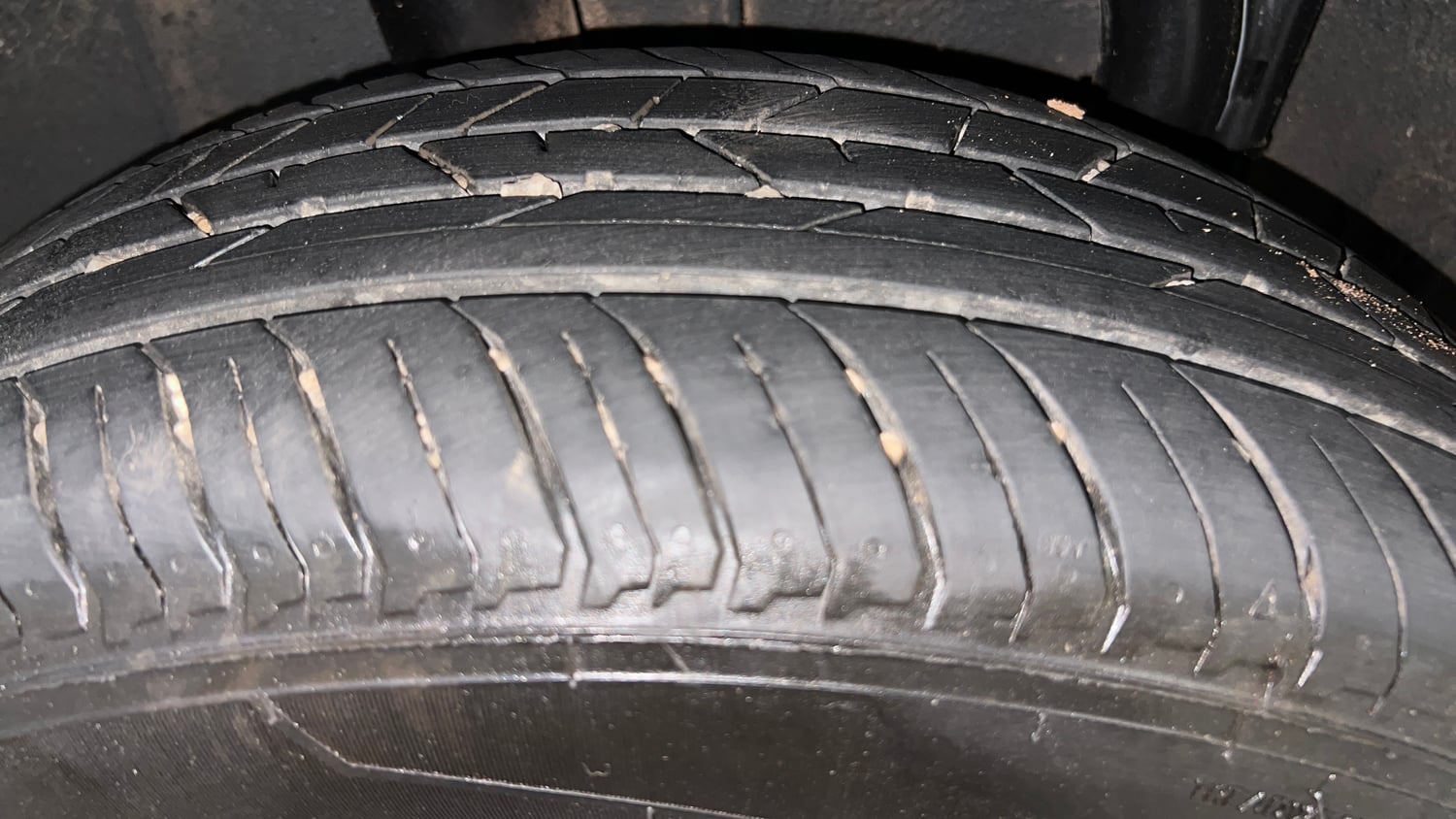 Used 2024 Nissan Magnite XE Petrol Manual tyres RIGHT REAR TYRE TREAD VIEW