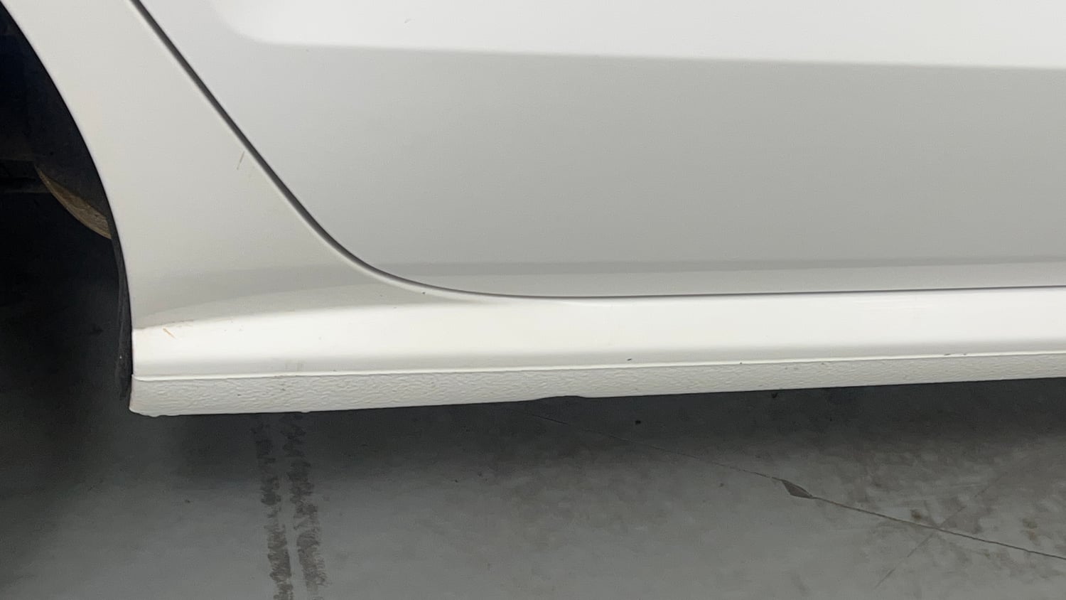 Used 2015 Volkswagen Polo Highline1.2L (P) Petrol Manual dents MINOR SCRATCH