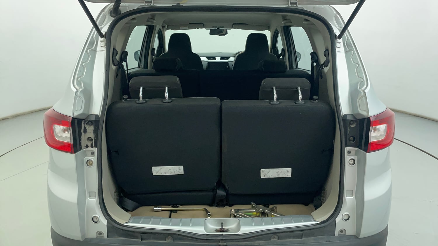 Used 2019 Renault Triber RXZ Petrol Manual interior DICKY INSIDE VIEW