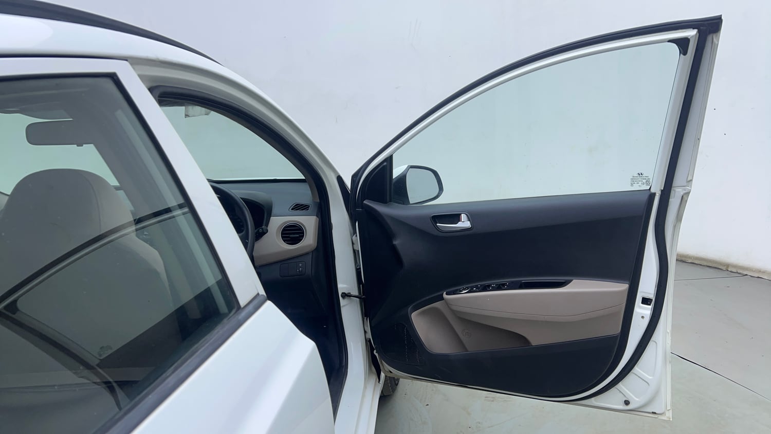 Used 2017 Hyundai Grand i10 Sportz (O) 1.2 Kappa VTVT Petrol Manual interior RIGHT FRONT DOOR OPEN VIEW