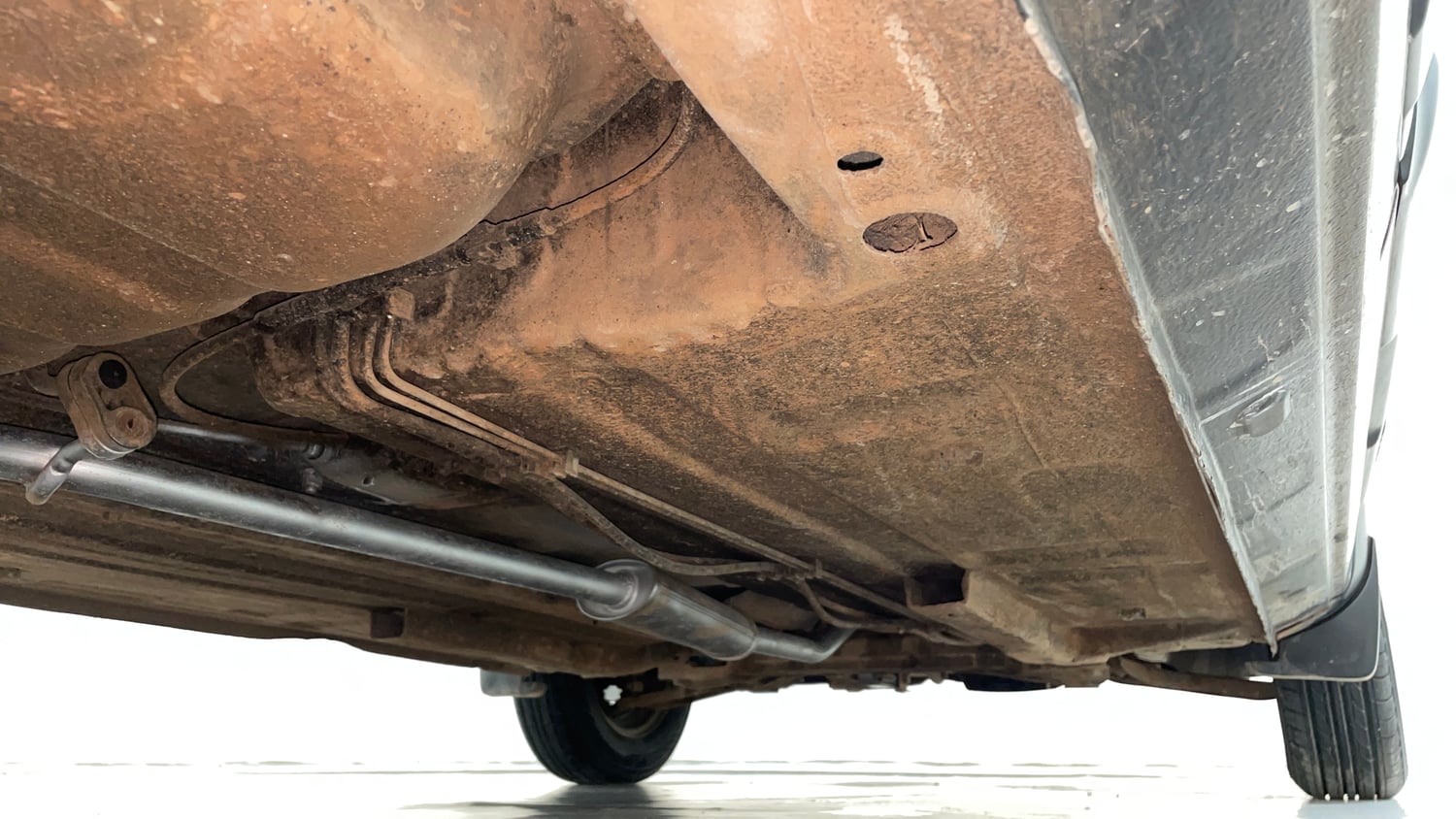 Used 2016 Renault Kwid RXL Petrol Manual extra REAR RIGHT UNDERBODY VIEW