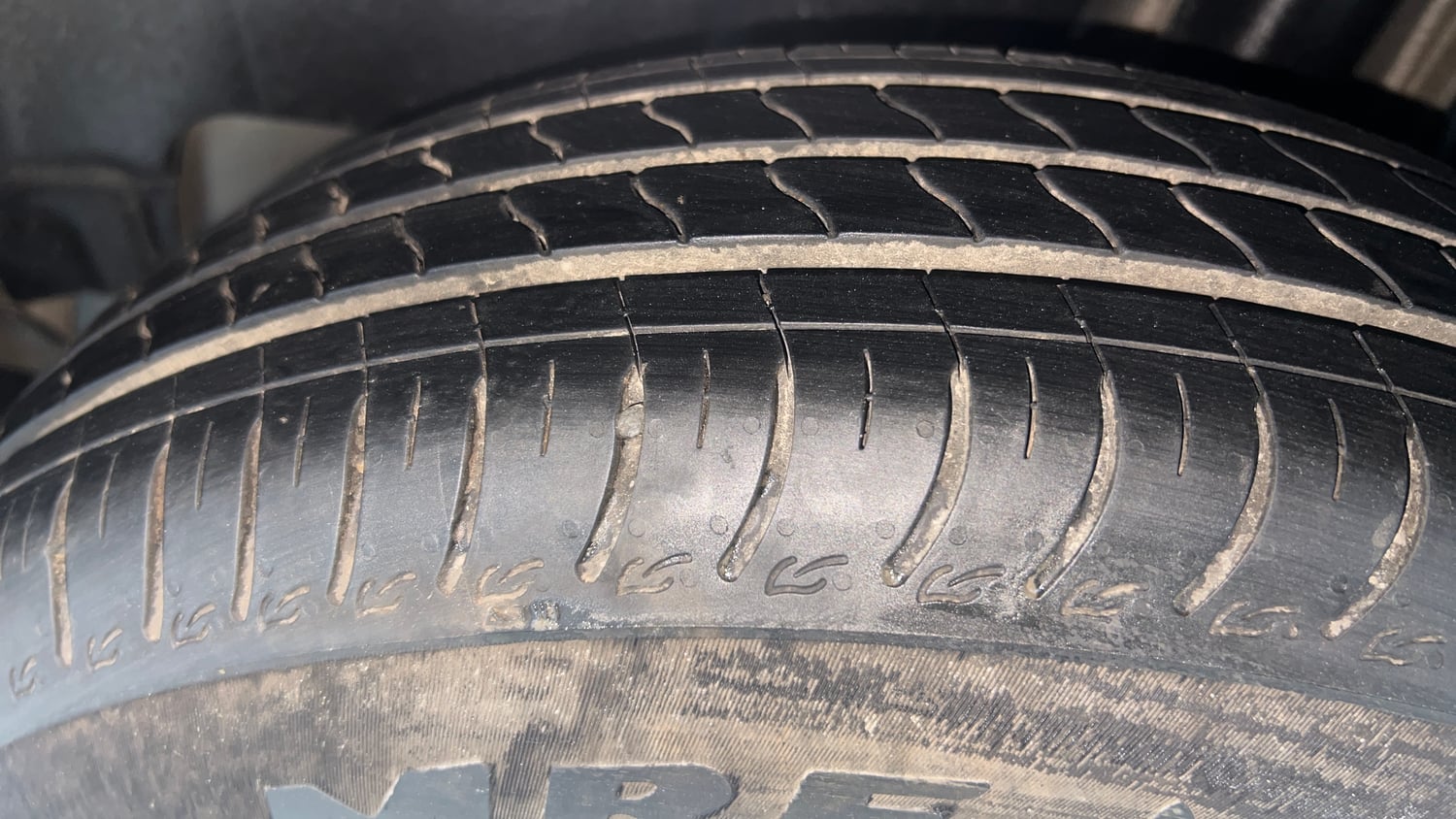Used 2025 Maruti Suzuki Swift VXi Petrol Manual tyres LEFT REAR TYRE TREAD VIEW