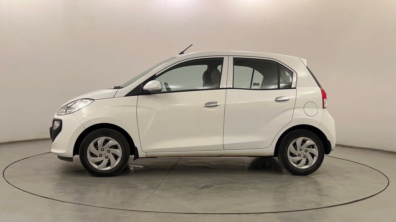 Used 2018 Hyundai Santro Asta Petrol Manual exterior LEFT SIDE VIEW