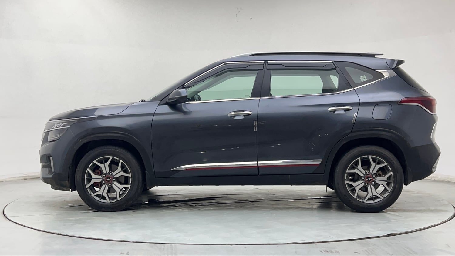 Used 2023 Kia Seltos GTX Plus 1.4 DCT Petrol Automatic exterior LEFT SIDE VIEW