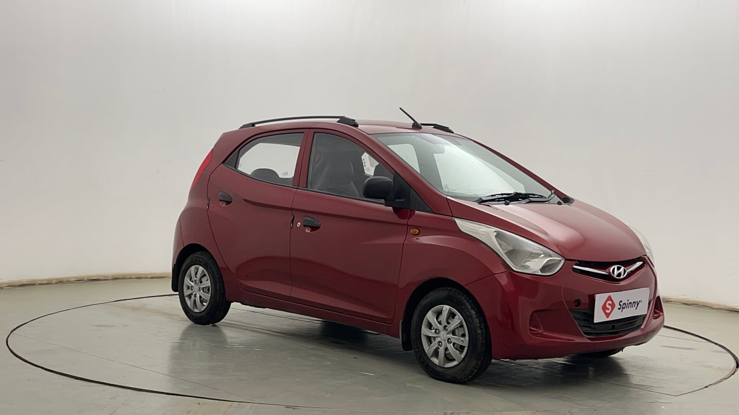 Used 2013 Hyundai Eon D-Lite + Petrol Manual exterior RIGHT FRONT CORNER VIEW