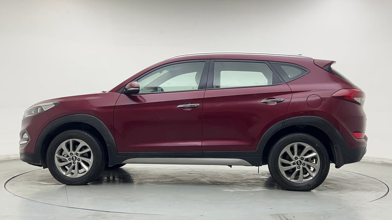 Used 2017 Hyundai Tucson 2WD MT Petrol Petrol Manual exterior LEFT SIDE VIEW