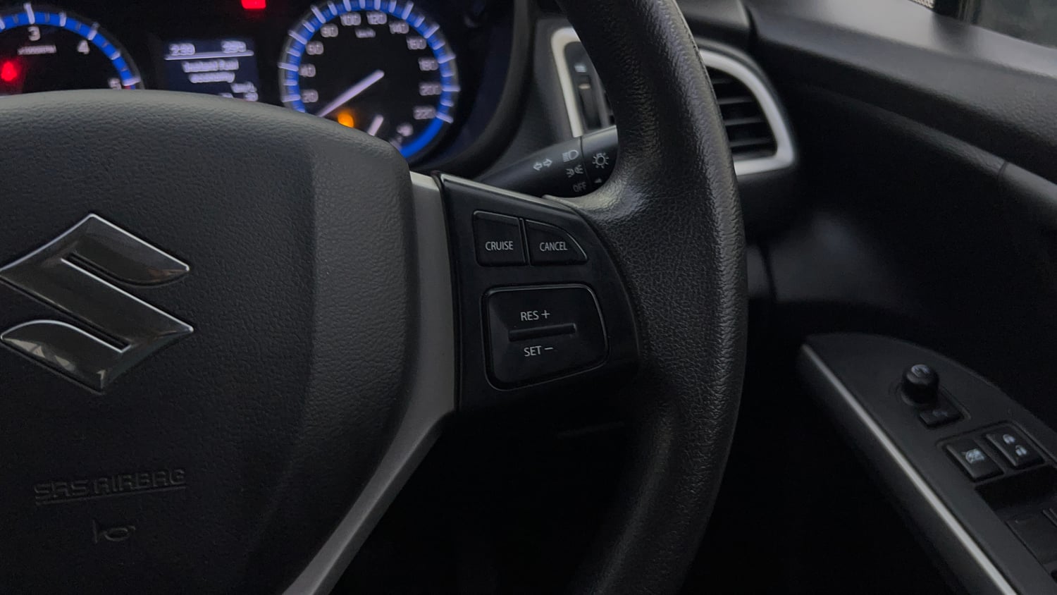 Used 2016 Maruti Suzuki S-Cross Zeta 1.3 Diesel Manual top_features Cruise control