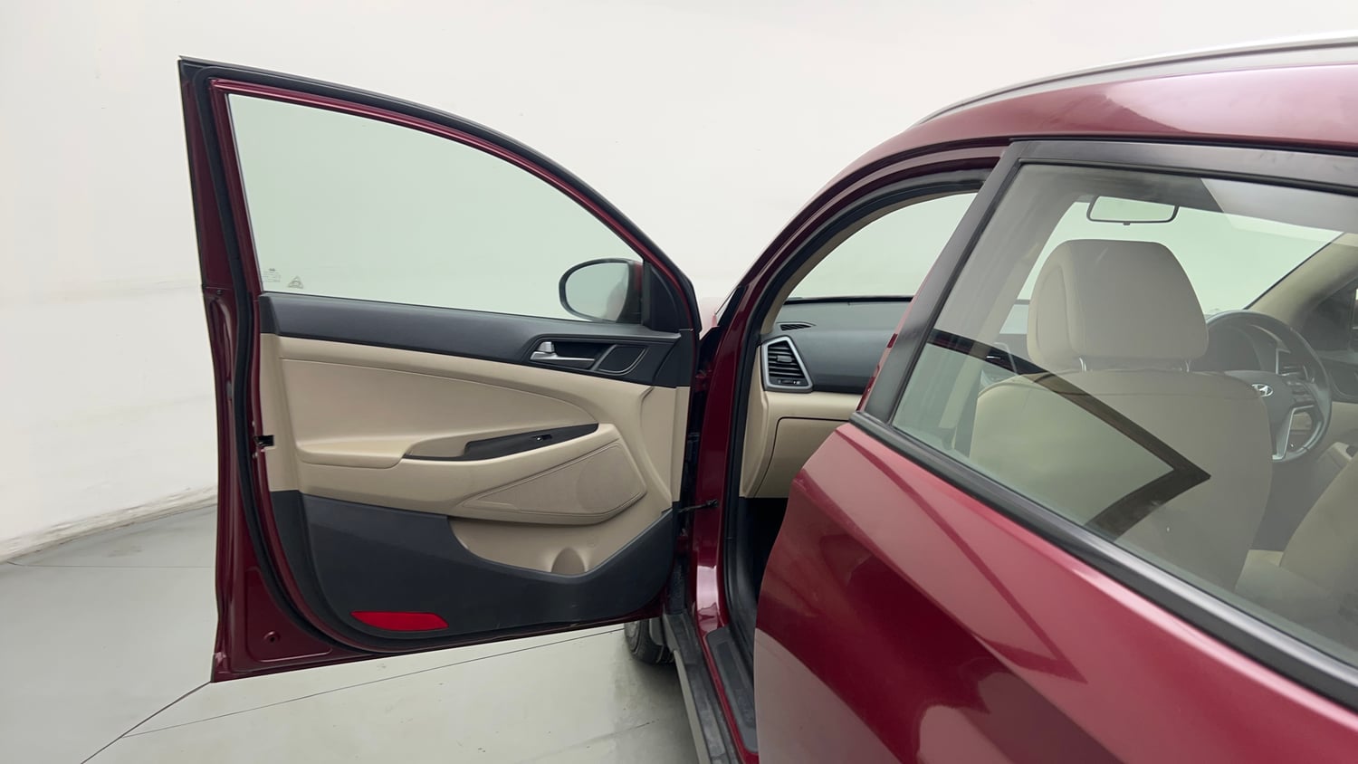 Used 2017 Hyundai Tucson 2WD MT Petrol Petrol Manual interior LEFT FRONT DOOR OPEN VIEW