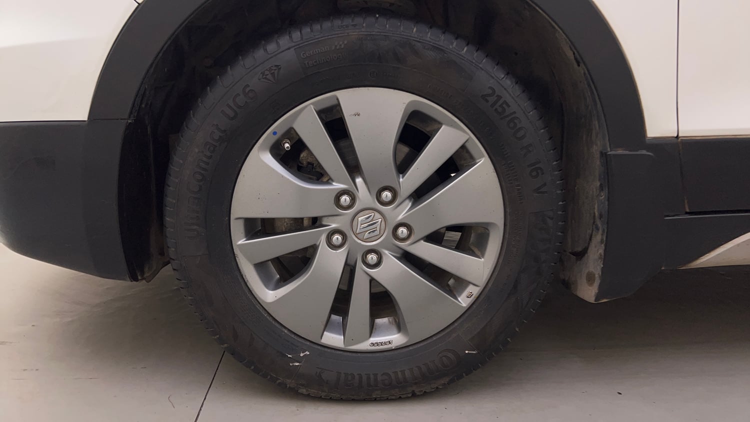 Used 2016 Maruti Suzuki S-Cross Zeta 1.3 Diesel Manual tyres LEFT FRONT TYRE RIM VIEW