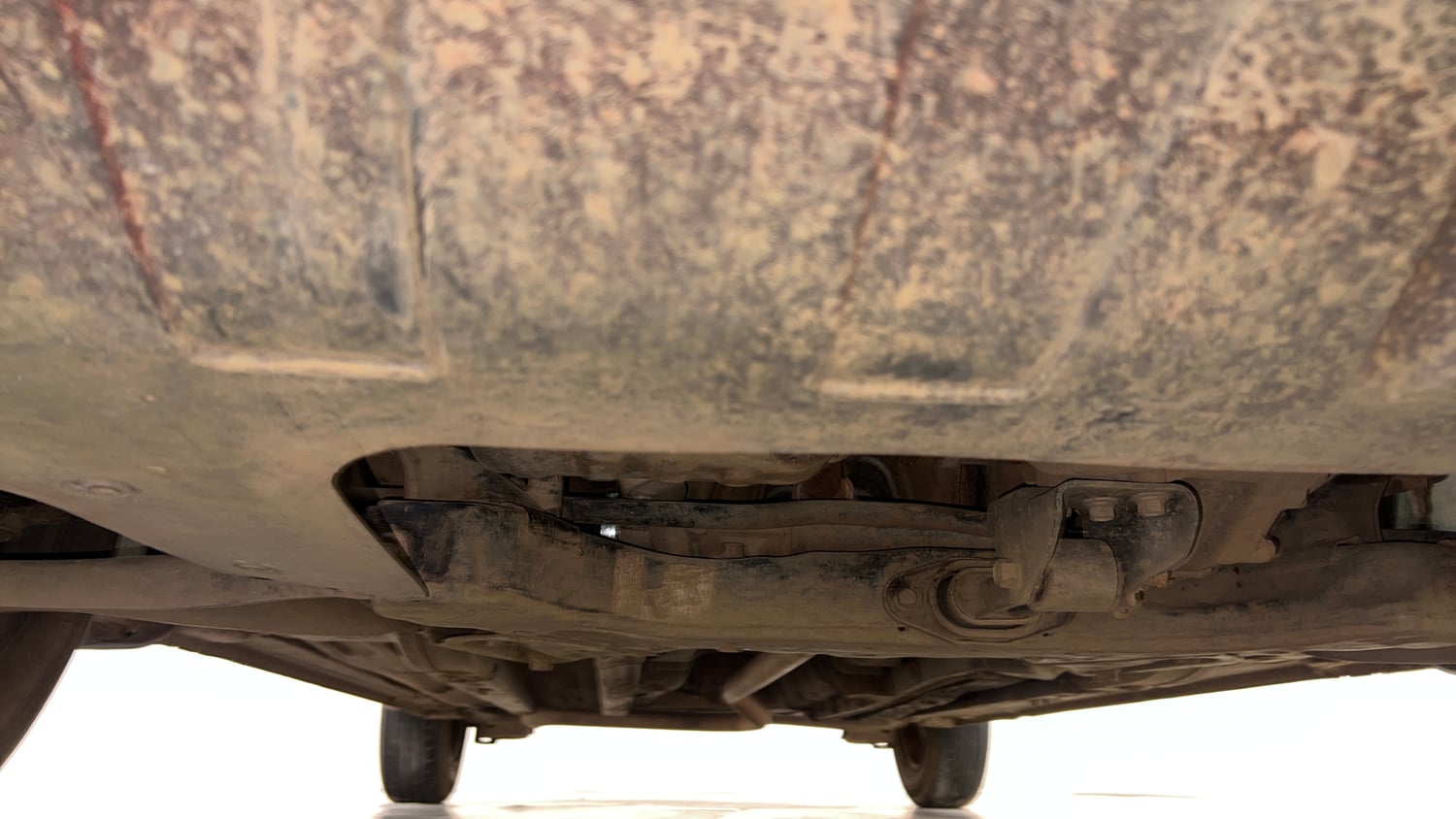 Used 2017 Hyundai Elite i20 Magna Executive 1.2 Petrol Manual extra FRONT LEFT UNDERBODY VIEW