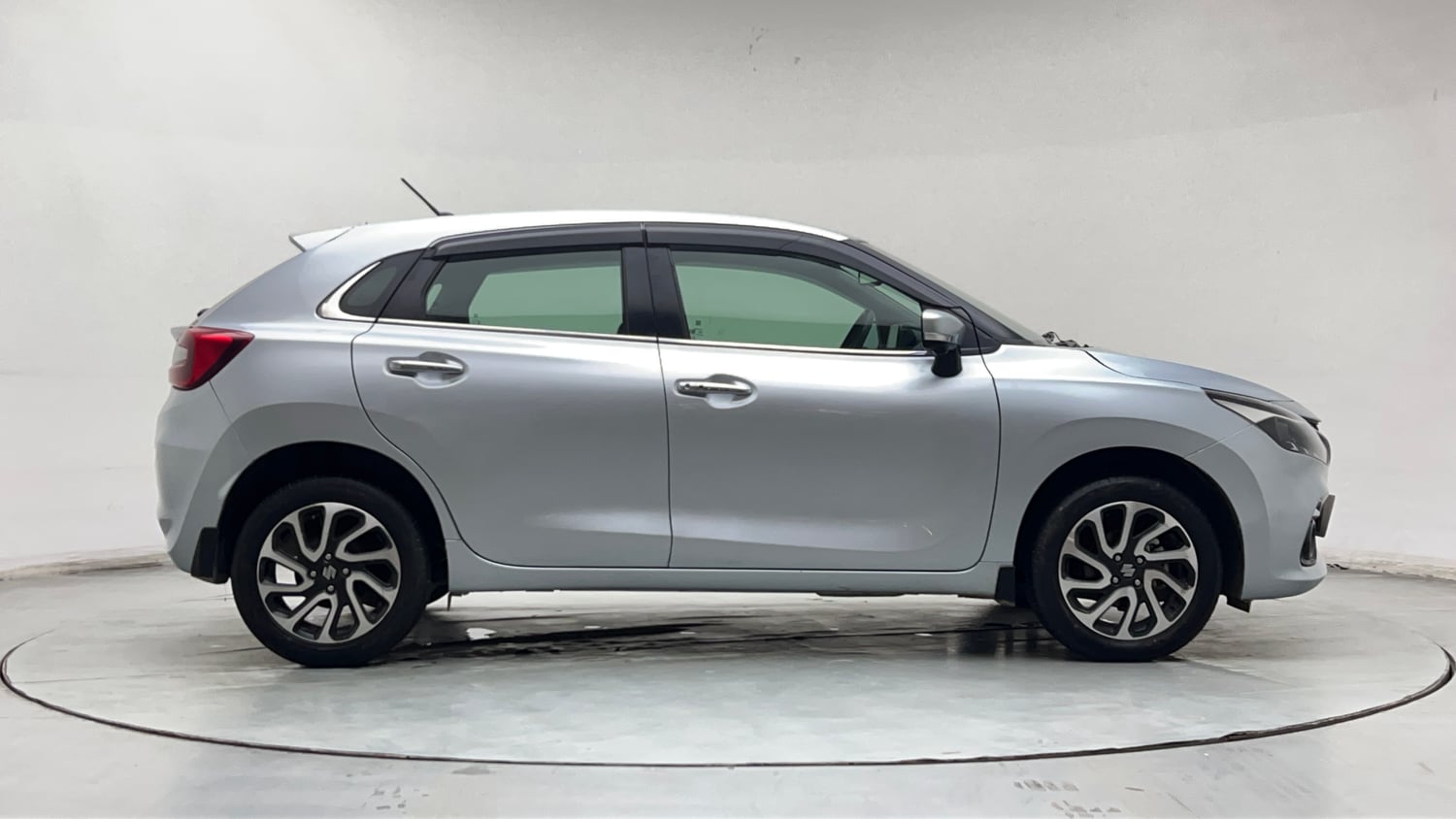 Used 2024 Maruti Suzuki Baleno Alpha MT Petrol Manual exterior RIGHT SIDE VIEW