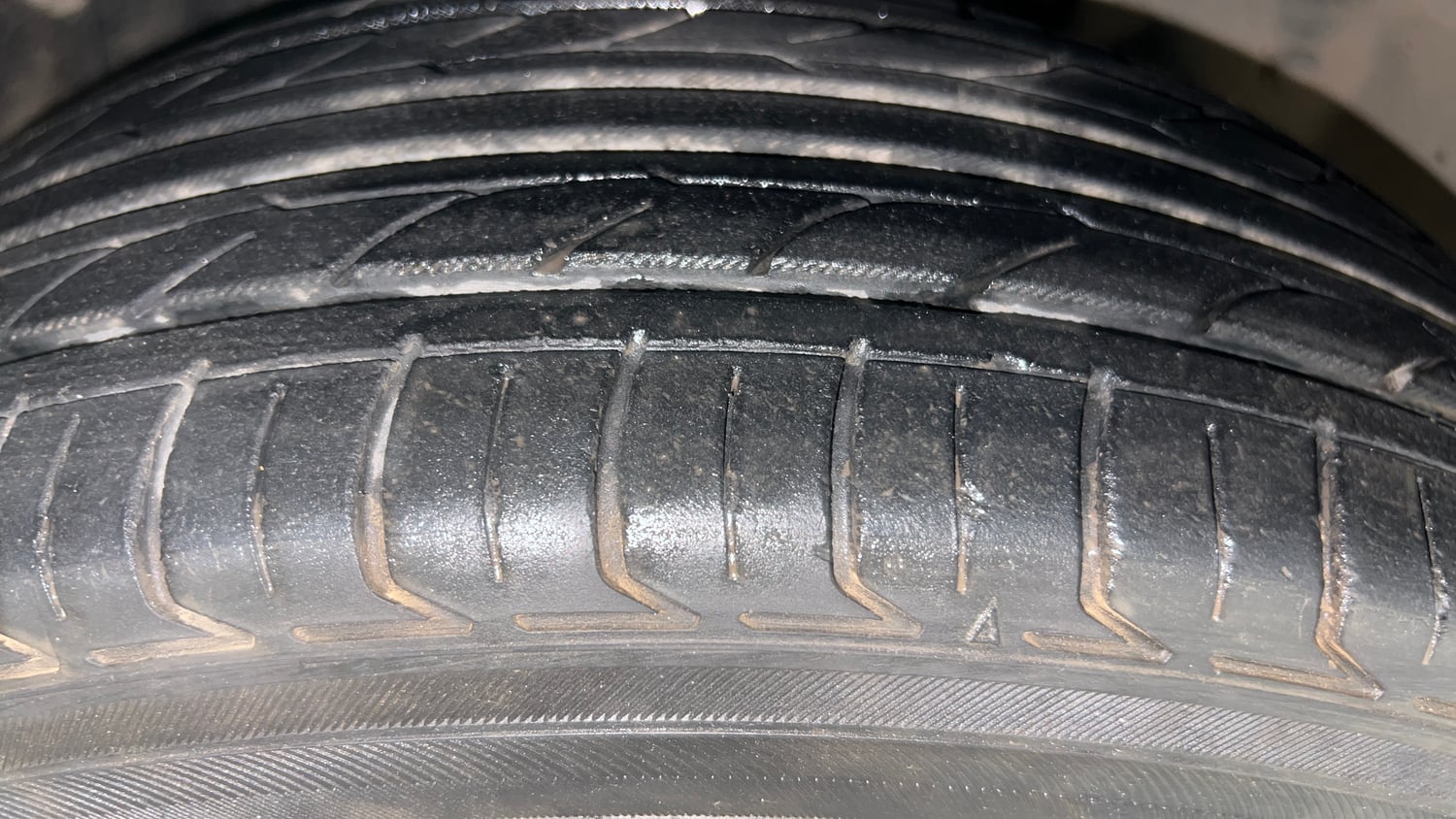 Used 2016 Nissan Micra XV CVT Petrol Automatic tyres RIGHT FRONT TYRE TREAD VIEW
