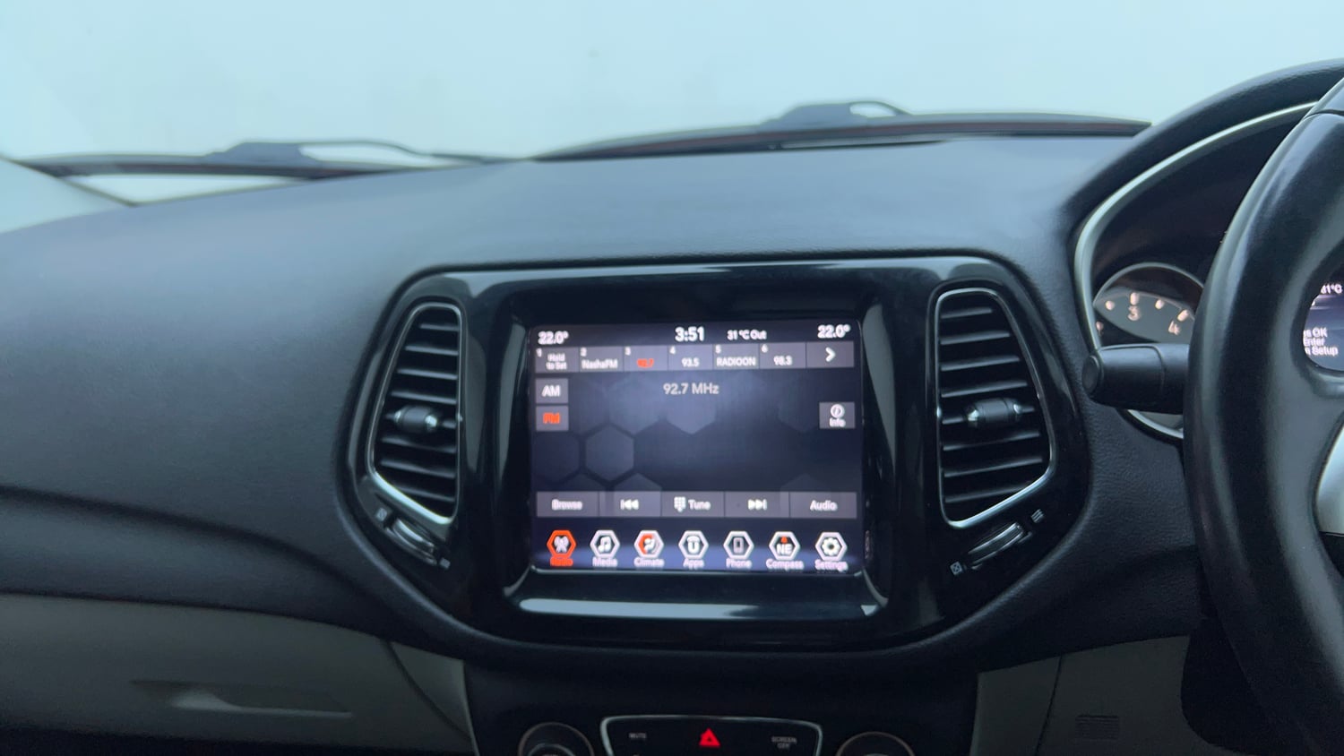 Used 2019 Jeep Compass Limited Plus Diesel 4x4 Diesel Manual top_features Integrated (in-dash) music system