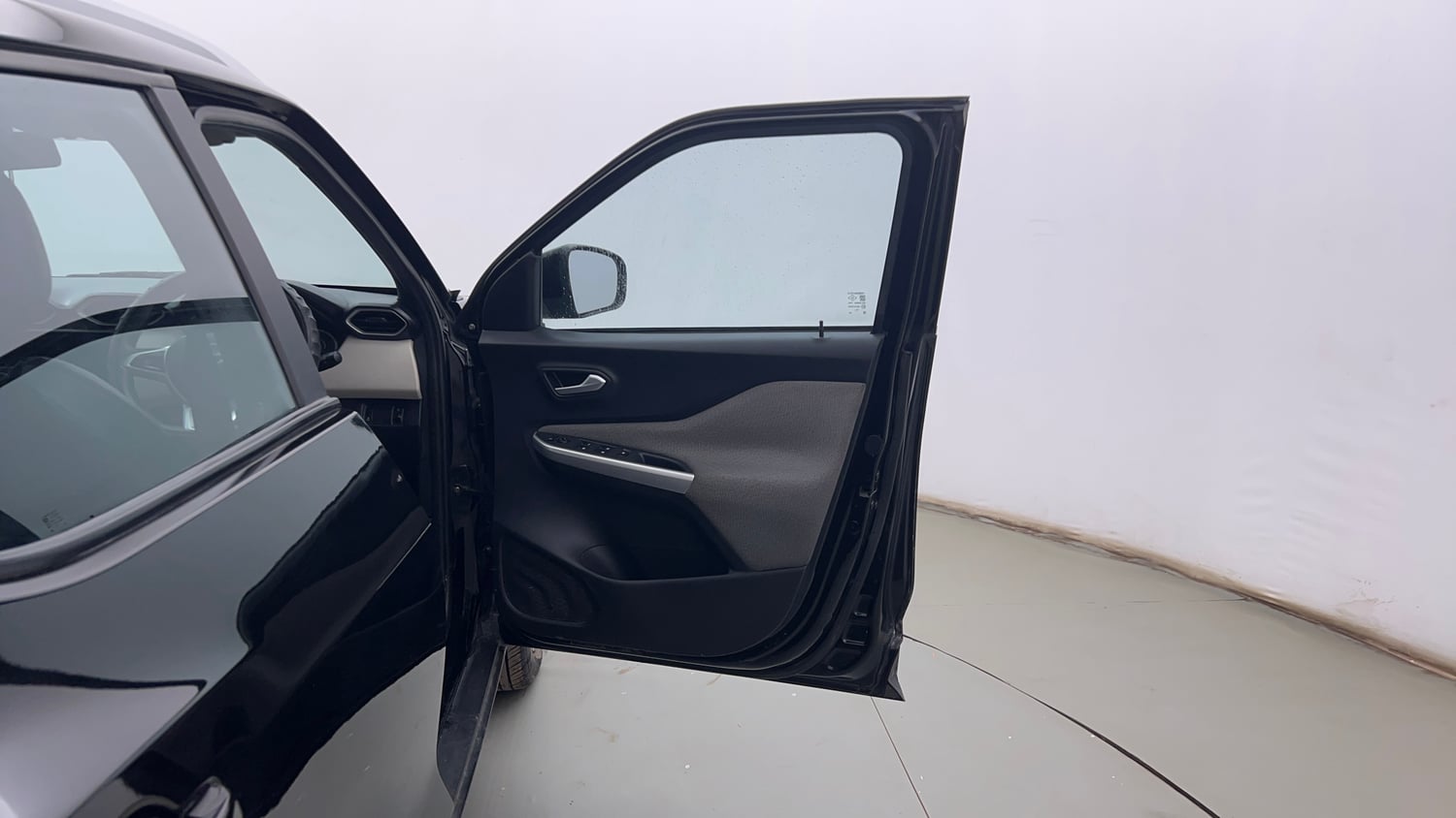 Used 2023 Nissan Magnite XL Petrol Manual interior RIGHT FRONT DOOR OPEN VIEW