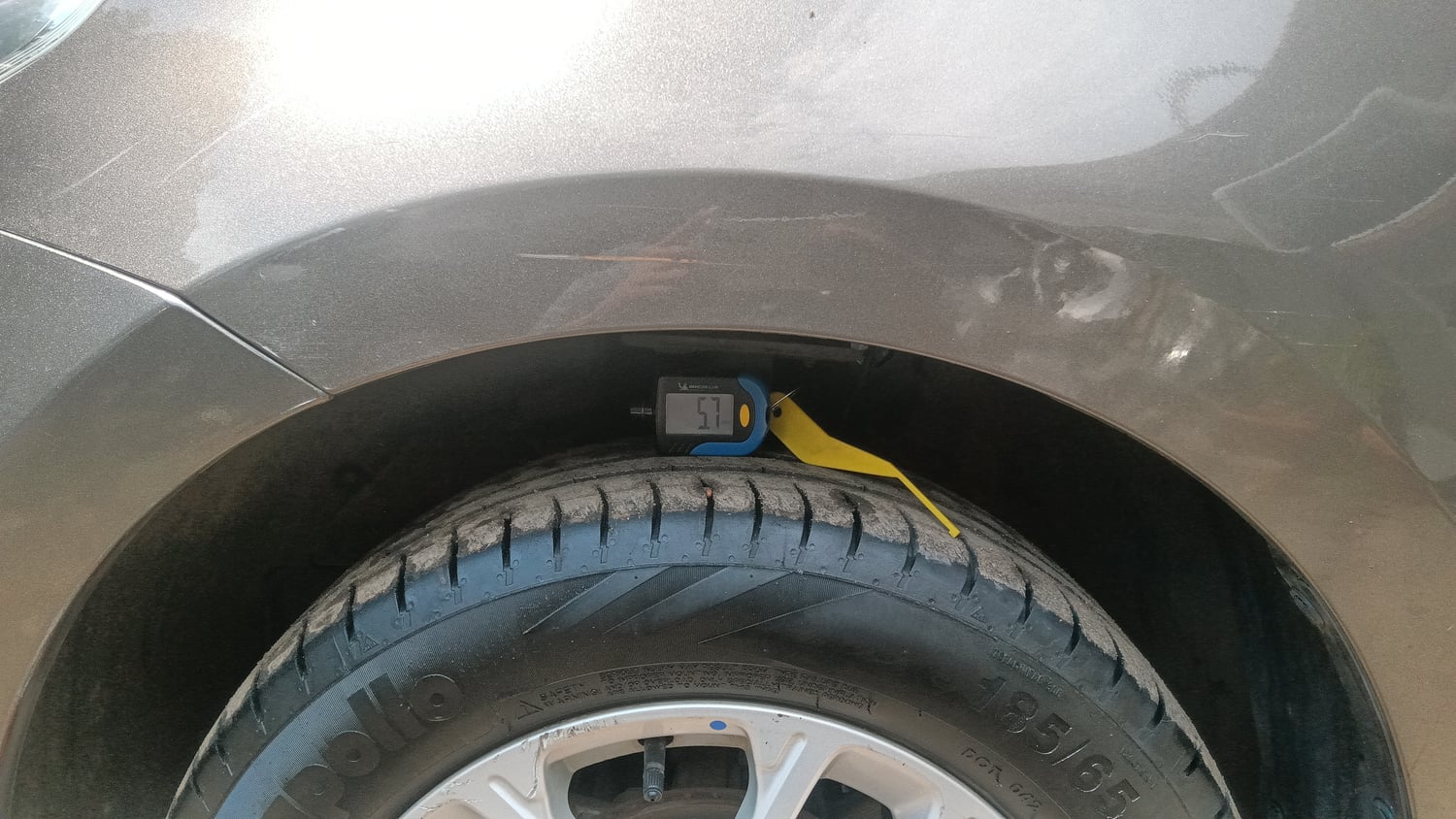 Used 2019 Maruti Suzuki Swift ZXi Petrol Manual tyres LEFT FRONT TYRE TREAD VIEW