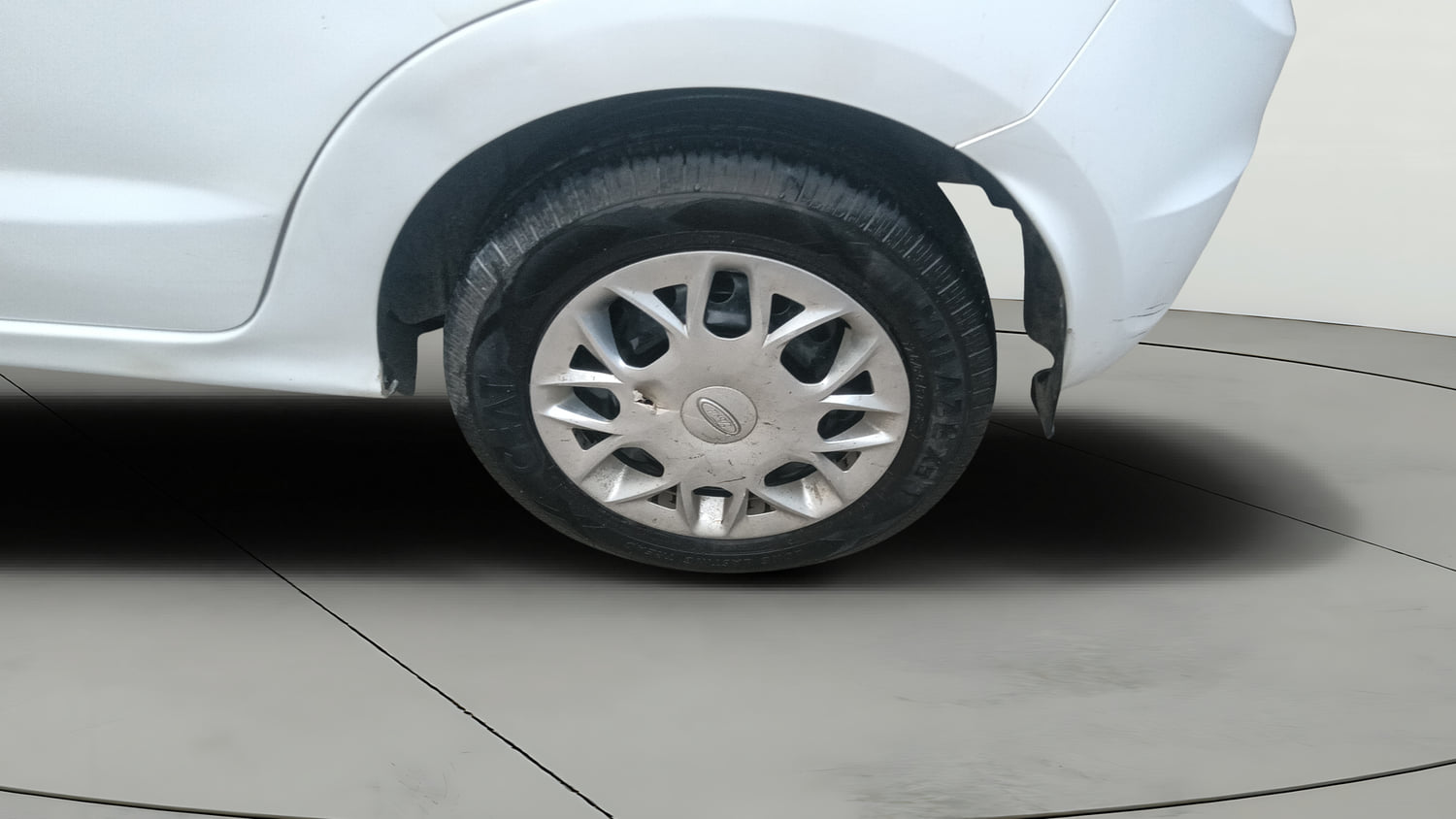 Used 2017 Ford Figo Trend 1.2 Ti-VCT Petrol Manual tyres LEFT REAR TYRE RIM VIEW