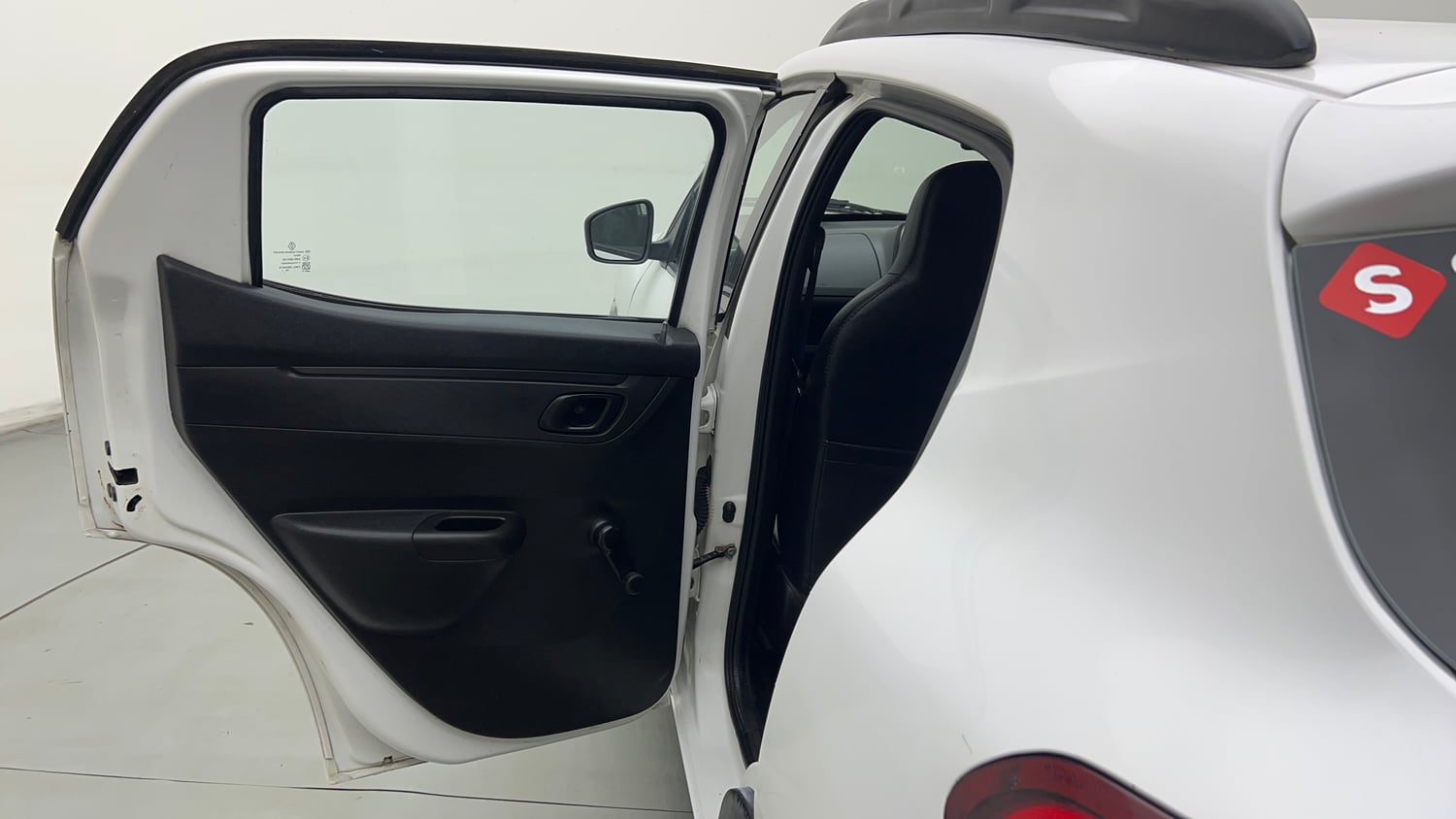 Used 2017 Renault Kwid 1.0 RXT Petrol Manual interior LEFT REAR DOOR OPEN VIEW