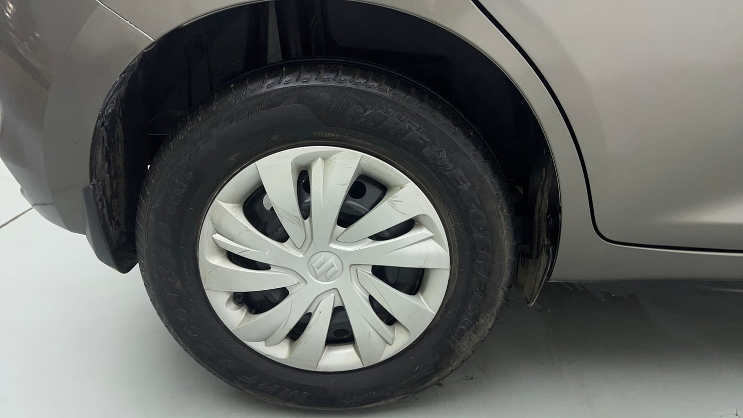 Used 2025 Maruti Suzuki Swift VXi Petrol Manual tyres RIGHT REAR TYRE RIM VIEW