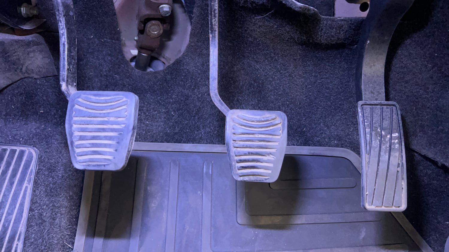 Used 2016 Mahindra KUV100 K4 5 STR Petrol Manual interior PEDALS VIEW