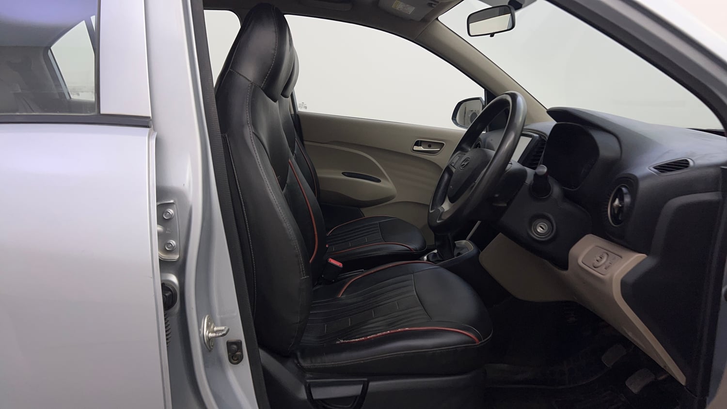 Used 2020 Hyundai Santro Asta Petrol Manual interior RIGHT SIDE FRONT DOOR CABIN VIEW
