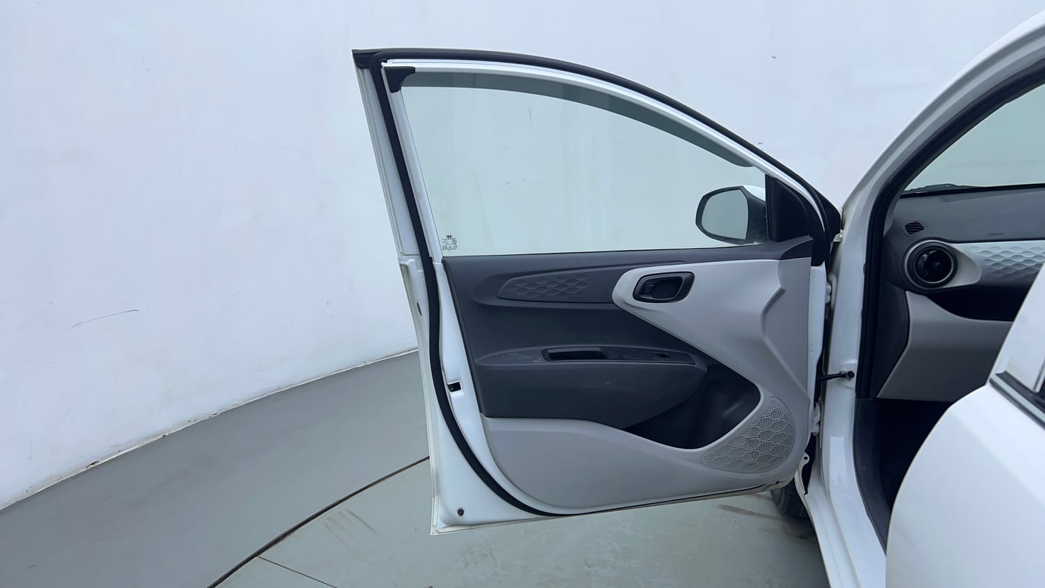 Used 2022 Hyundai Grand i10 Nios Magna 1.2 Kappa VTVT CNG Cng Manual interior LEFT FRONT DOOR OPEN VIEW