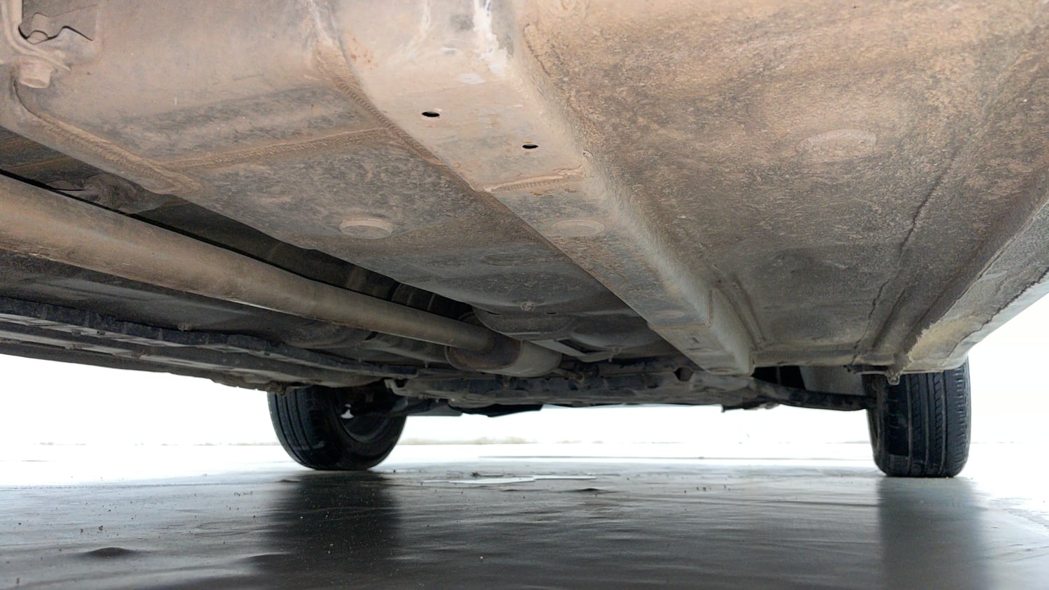 Used 2015 Hyundai Grand i10 Sportz 1.2 Kappa VTVT Petrol Manual extra REAR RIGHT UNDERBODY VIEW