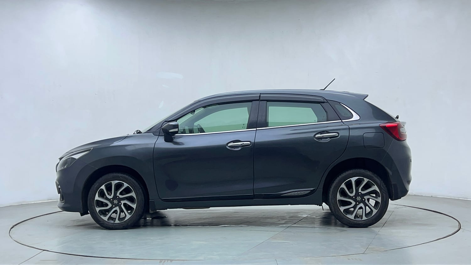 Used 2022 Maruti Suzuki Baleno Alpha MT Petrol Manual exterior LEFT SIDE VIEW