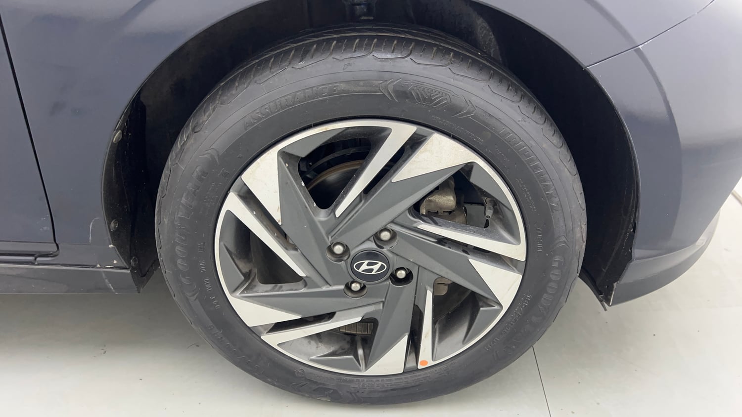 Used 2021 Hyundai i20 Asta 1.2 IVT Petrol Automatic tyres RIGHT FRONT TYRE RIM VIEW