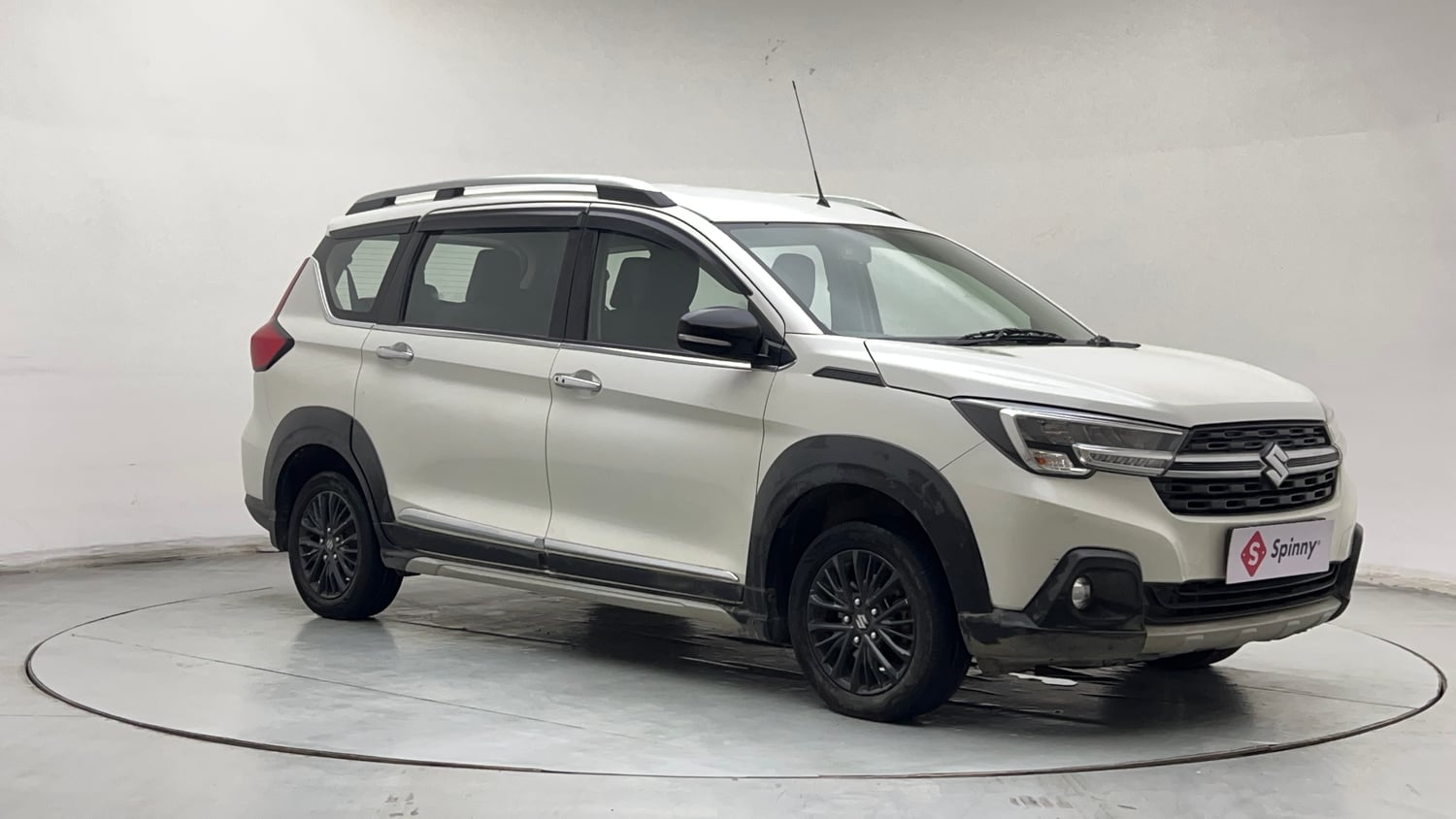 Used 2021 Maruti Suzuki XL6 Zeta MT Petrol Petrol Manual exterior RIGHT FRONT CORNER VIEW