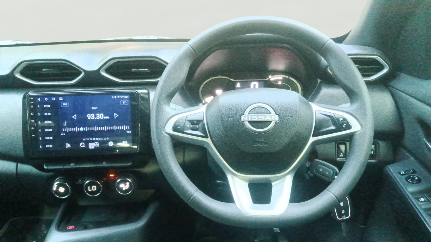 Used 2026 Nissan Magnite Acenta B4D 1.0 Petrol AMT Petrol Automatic interior STEERING VIEW