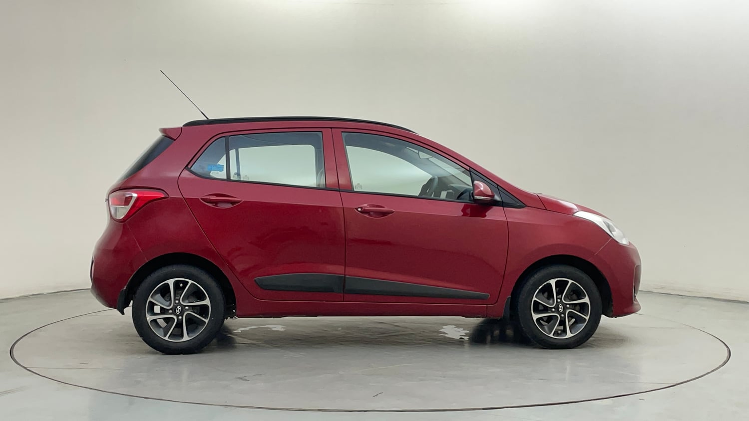 Used 2018 Hyundai Grand i10 Sportz AT 1.2 Kappa VTVT Petrol Automatic exterior RIGHT SIDE VIEW