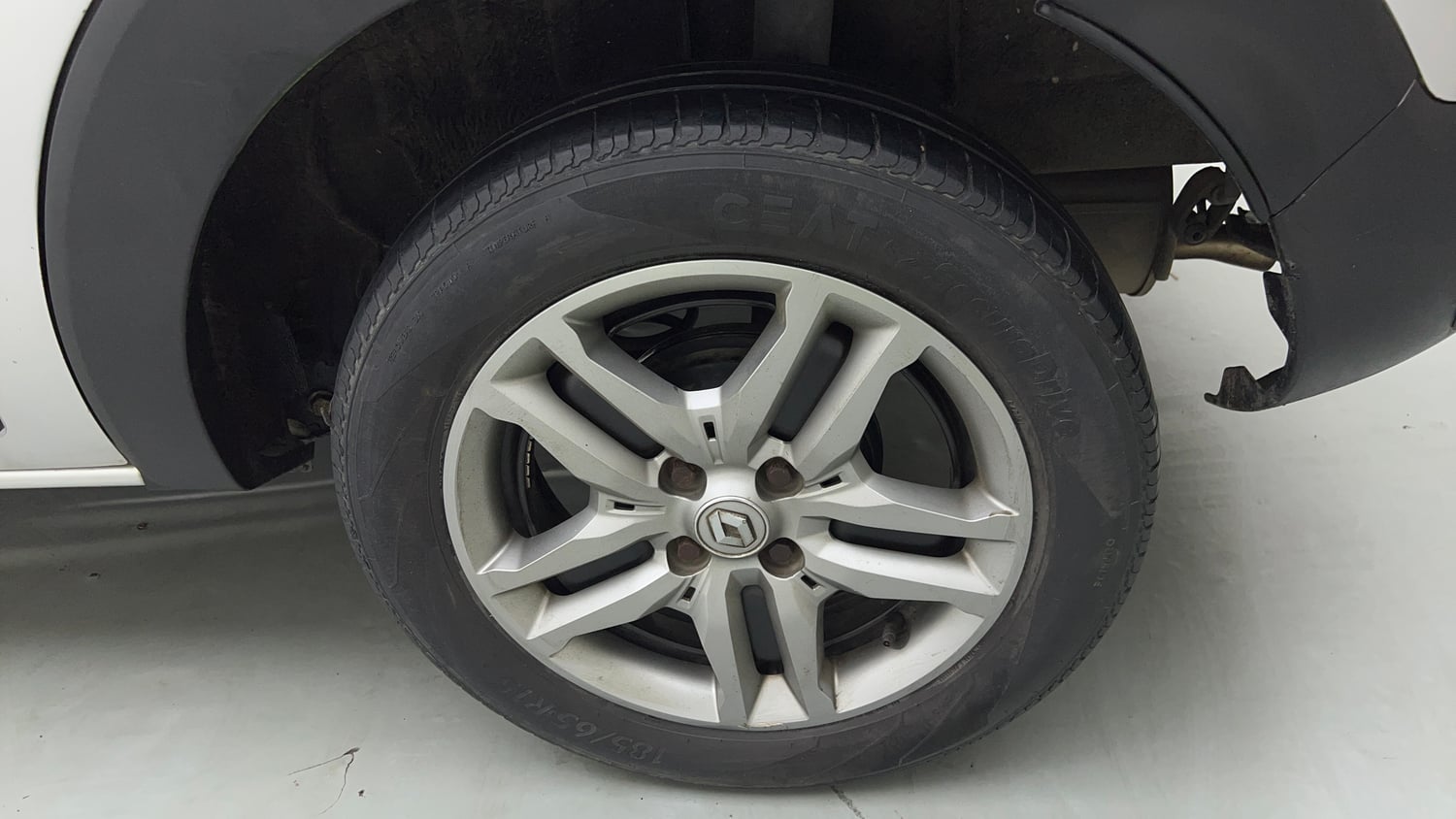 Used 2021 Renault Triber RXZ EASY-R AMT Petrol Automatic tyres LEFT REAR TYRE RIM VIEW