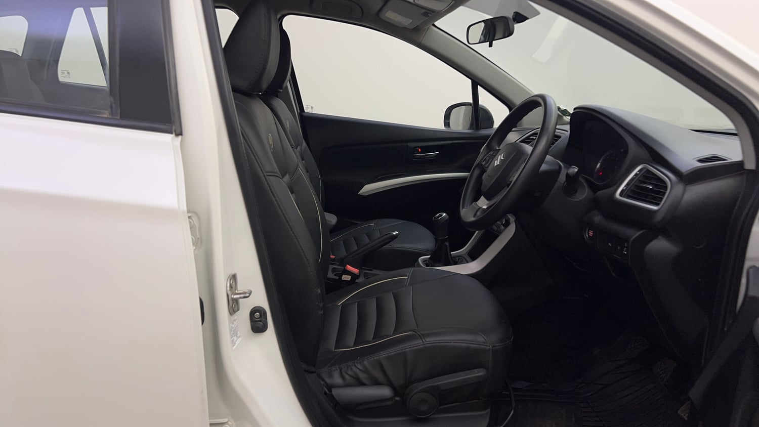 Used 2016 Maruti Suzuki S-Cross Zeta 1.3 Diesel Manual interior RIGHT SIDE FRONT DOOR CABIN VIEW