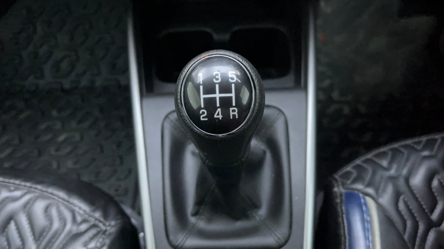 Used 2024 Maruti Suzuki Baleno Alpha MT Petrol Manual interior GEAR  KNOB VIEW