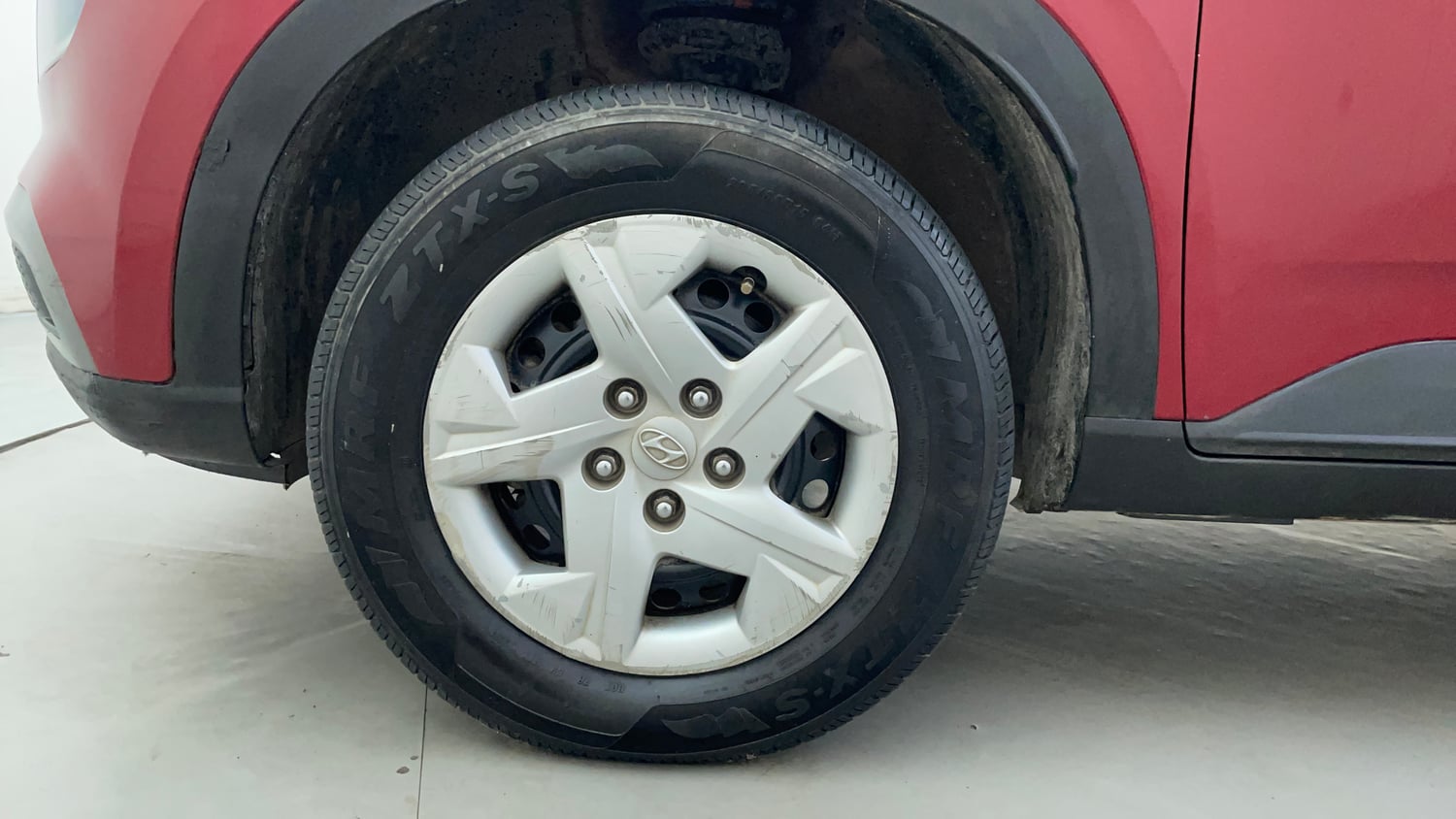 Used 2019 hyundai Venue S 1.0 AT Turbo Petrol Petrol Automatic tyres LEFT FRONT TYRE RIM VIEW