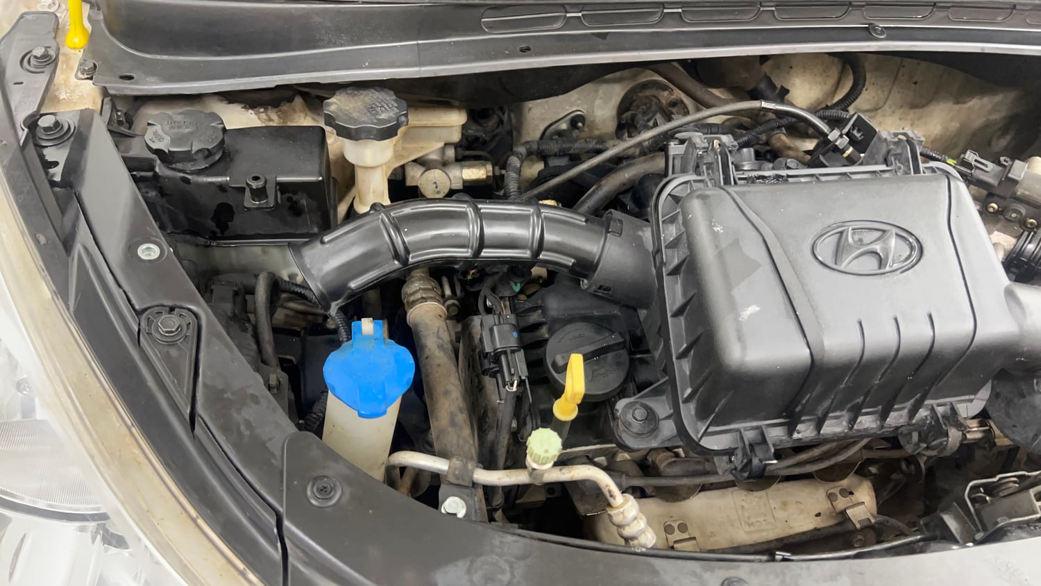 Used 2015 Hyundai i10 Magna 1.1 iRDE2 Petrol Manual engine ENGINE RIGHT SIDE VIEW