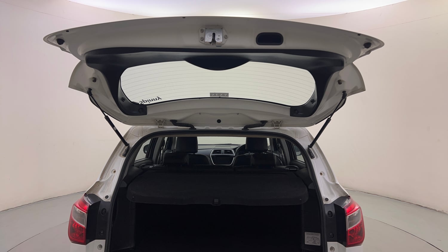 Used 2016 Maruti Suzuki S-Cross Zeta 1.3 Diesel Manual interior DICKY DOOR OPEN VIEW